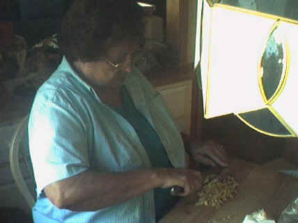 Mom Chopping 2.jpg (33690 bytes)